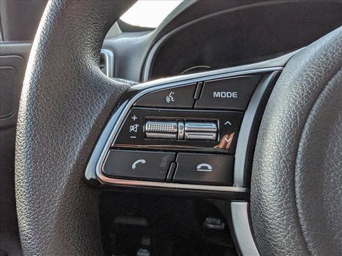 Used 2022 Kia Sportage LX image 25
