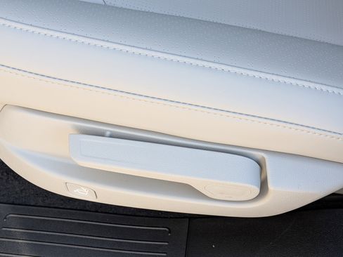 New 2026 Kia Sorento S FWD image 17