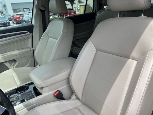 Used 2022 Volkswagen Atlas SE w/ Panoramic Sunroof Package FWD image 16