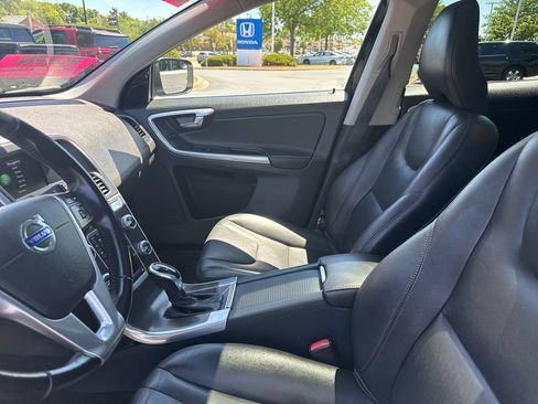 Used 2015 Volvo XC60 T6 w/ Proximity Package AWD/4WD image 14