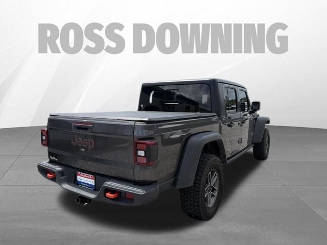 Used 2025 Jeep Gladiator Mojave w/ Convenience Group AWD/4WD image 4