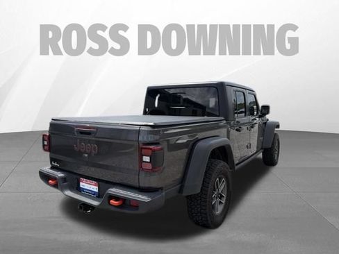 Used 2025 Jeep Gladiator Mojave w/ Convenience Group AWD/4WD image 4