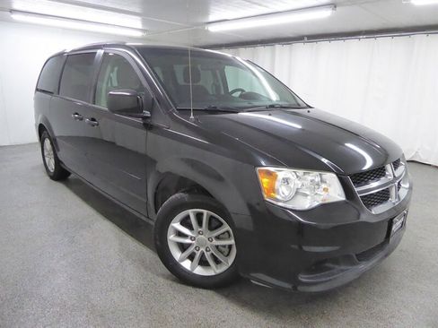 Used 2016 Dodge Grand Caravan SXT image 1