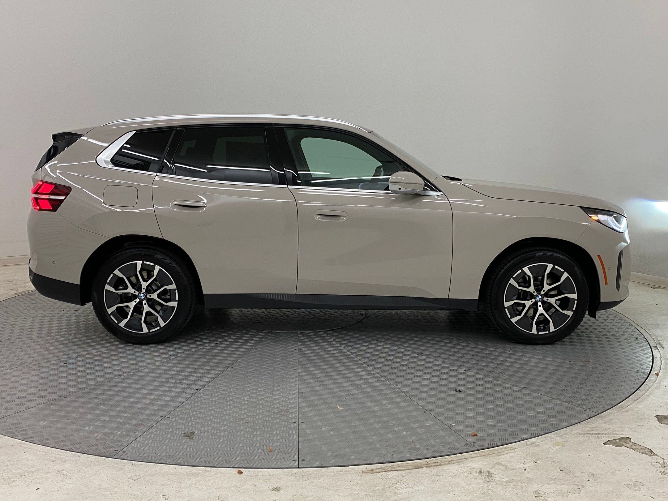 Used 2026 BMW X3 xDrive30i w/ Premium Package AWD/4WD image 7