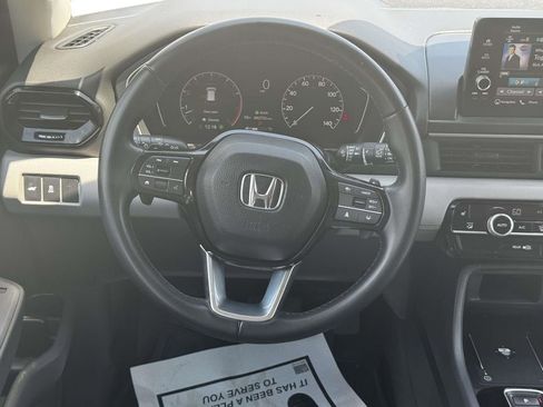 Used 2023 Honda Pilot Touring image 17