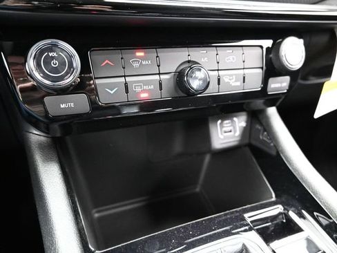 New 2026 Jeep Compass Latitude AWD/4WD image 42