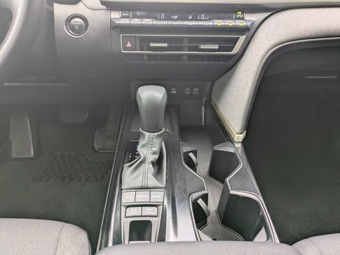 Used 2025 Toyota Camry LE w/ Convenience Package FWD image 18