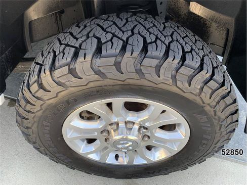 Used 2018 RAM 3500 Tradesman w/ Chrome Appearance Group RWD image 17