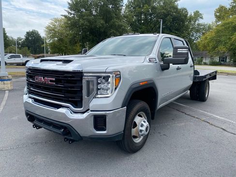 Used 2023 GMC Sierra 3500 Pro w/ Convenience Package AWD/4WD image 3
