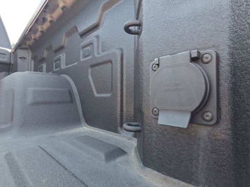 Used 2022 Chevrolet Silverado 1500 High Country w/ Z71 Off-Road Package image 26