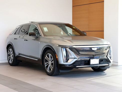Used 2024 Cadillac Lyriq Luxury AWD/4WD image 7