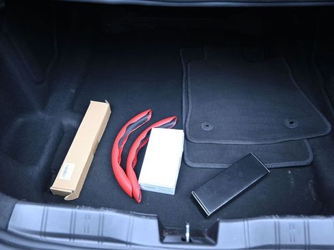 Used 2020 Chevrolet Camaro LT image 13