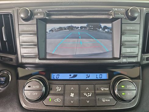 Used 2014 Toyota RAV4 Limited image 32