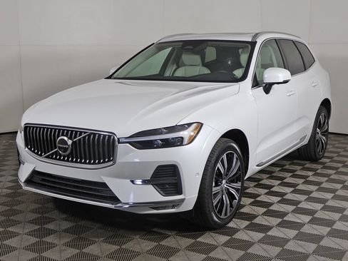 Used 2023 Volvo XC60 B5 Plus w/ Protection Package Premier AWD/4WD image 10