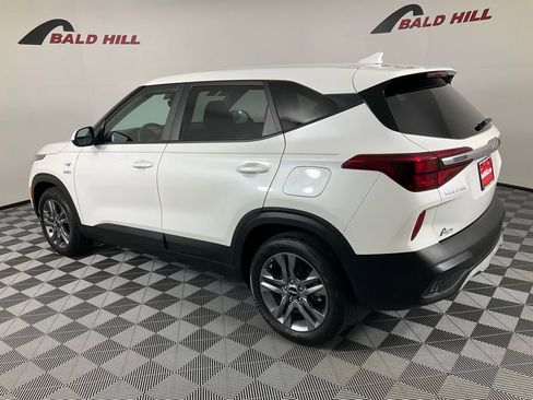 Used 2023 Kia Seltos LX image 4