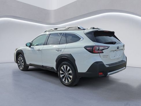 Used 2023 Subaru Outback Touring image 5