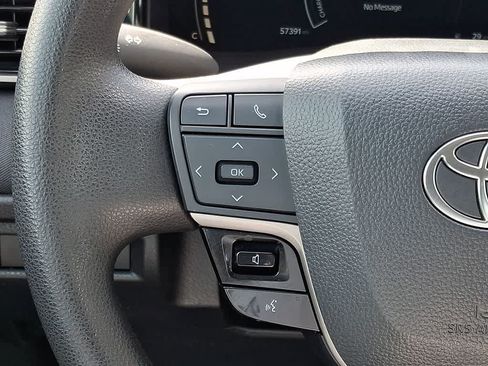 Used 2025 Toyota Camry LE FWD image 20