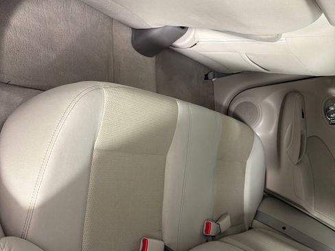 Used 2015 Nissan Versa SL image 18