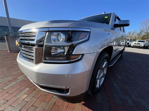 Used 2018 Chevrolet Suburban Premier image 7