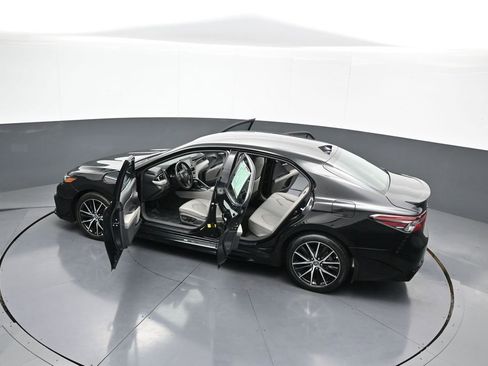 Certified 2022 Toyota Camry SE image 42