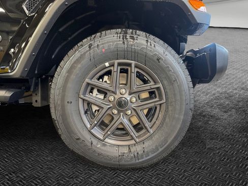 New 2025 Jeep Gladiator Sport image 11