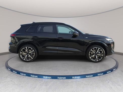 New 2026 Audi Q3 quattro 2.0T AWD/4WD image 4