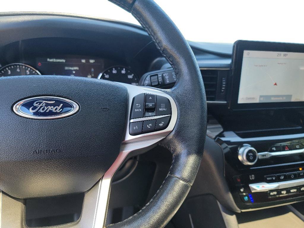Used 2021 Ford Explorer Limited w/ Equipment Group 301A AWD/4WD image 16
