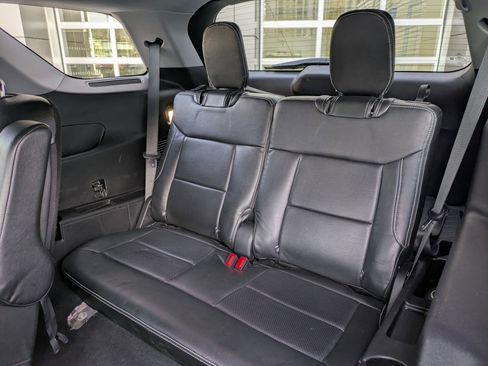 Used 2020 Ford Explorer XLT w/ Comfort Package image 26