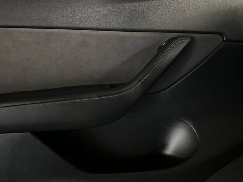 Used 2022 Tesla Model Y Performance AWD/4WD image 11