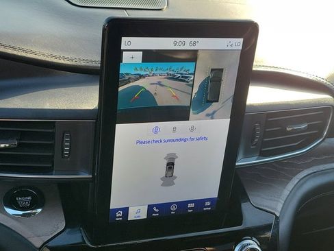 Certified 2023 Ford Explorer Platinum w/ Technology Package image 31