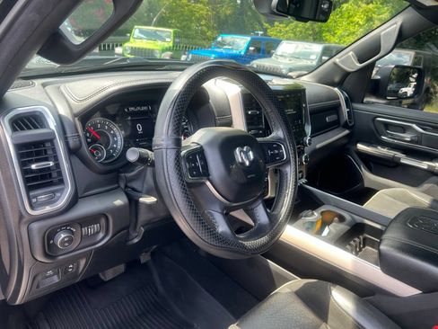 Used 2019 RAM 1500 Laramie w/ Sport Appearance Package AWD/4WD image 17