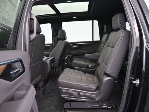 New 2026 Chevrolet Suburban High Country w/ Sun And Tow Package AWD/4WD image 29
