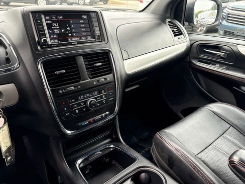 Used 2014 Dodge Grand Caravan R/T w/ Safety Sphere Group FWD image 20