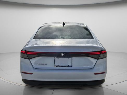 Certified 2025 Honda Accord SE image 6