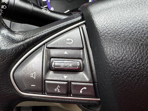 Used 2017 INFINITI Q50 Signature Edition w/ Cargo Package (L95) image 28