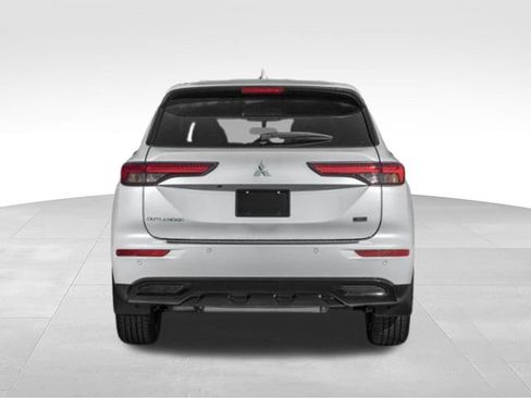 Used 2024 Mitsubishi Outlander SE Black Edition FWD image 8