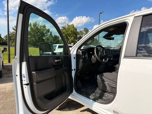 New 2026 GMC Sierra 2500 Pro w/ Convenience Package RWD image 12