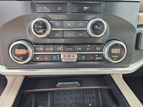 Used 2024 Ford Expedition Limited AWD/4WD image 28