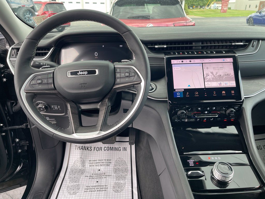 Used 2023 Jeep Grand Cherokee L Limited w/ Luxury Tech Group II AWD/4WD image 12