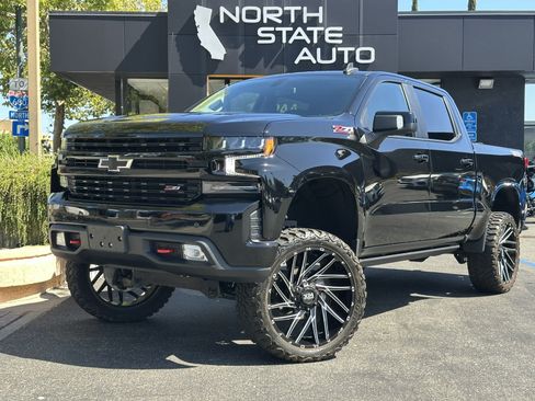 Used 2022 Chevrolet Silverado 1500 LT Trail Boss w/ LT Trail Boss Premium Package AWD/4WD image 2
