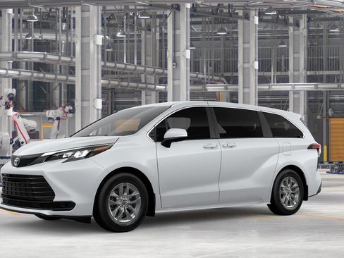New 2026 Toyota Sienna LE AWD/4WD image 2