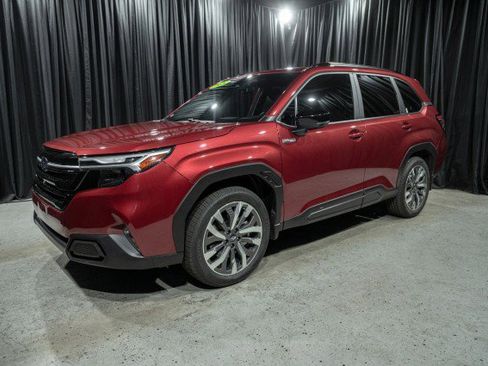 Used 2025 Subaru Forester Touring AWD/4WD image 1