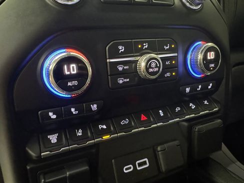 Used 2021 GMC Sierra 2500 AT4 w/ AT4 Premium Plus Package image 21