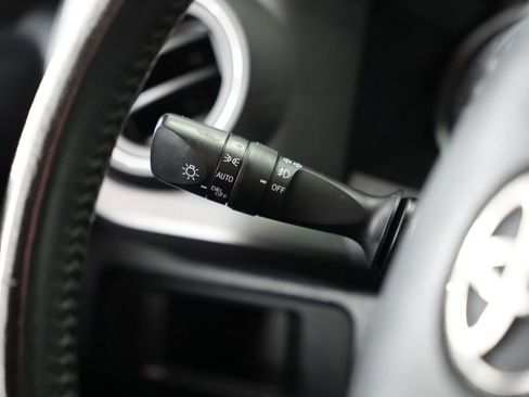 Used 2016 Toyota Tacoma TRD Sport w/ Premium & Technology Package image 15