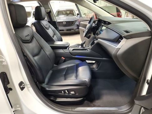 Used 2017 Cadillac XT5 Luxury image 31