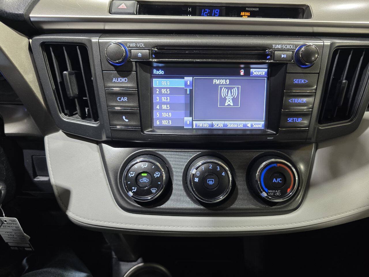 Used 2015 Toyota RAV4 LE AWD/4WD image 36