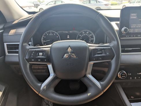 Used 2024 Mitsubishi Outlander ES AWD/4WD image 16
