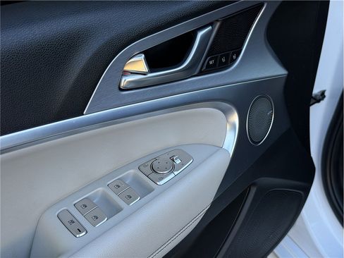 Used 2019 Genesis G70 2.0T Sport image 23