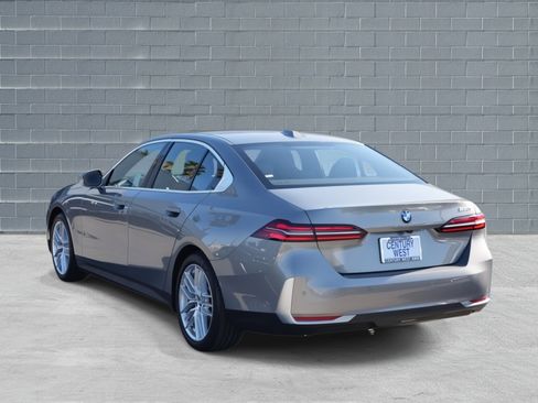 Used 2025 BMW 530i 530i Sedan RWD image 3