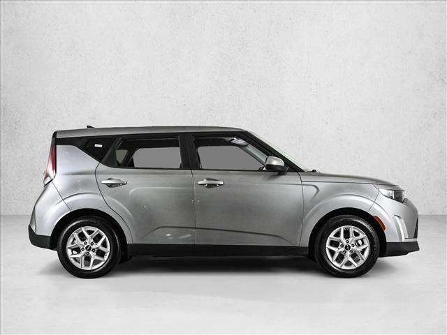 Used 2024 Kia Soul LX w/ Option Group 015 FWD image 4